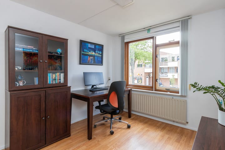 Photo 20 of Pearl Buck-erf 83