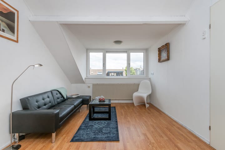 Photo 23 of Pearl Buck-erf 83