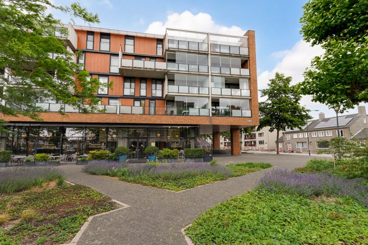 Foto 1 van St. Jansplein 130