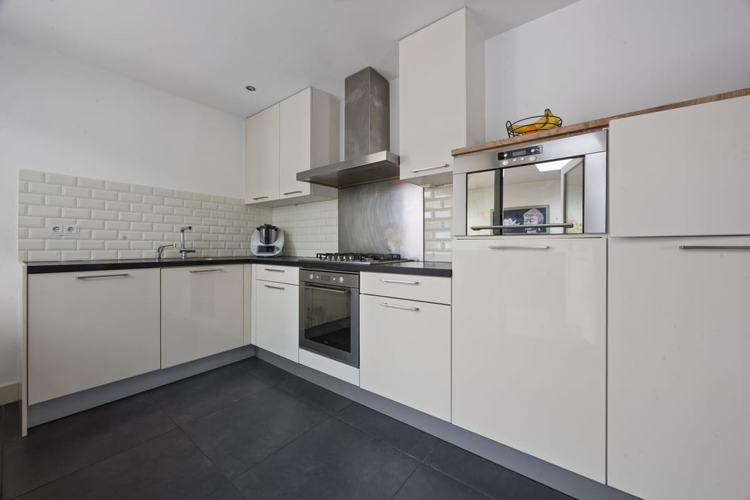 Photo 11 of Tullensstraat 17