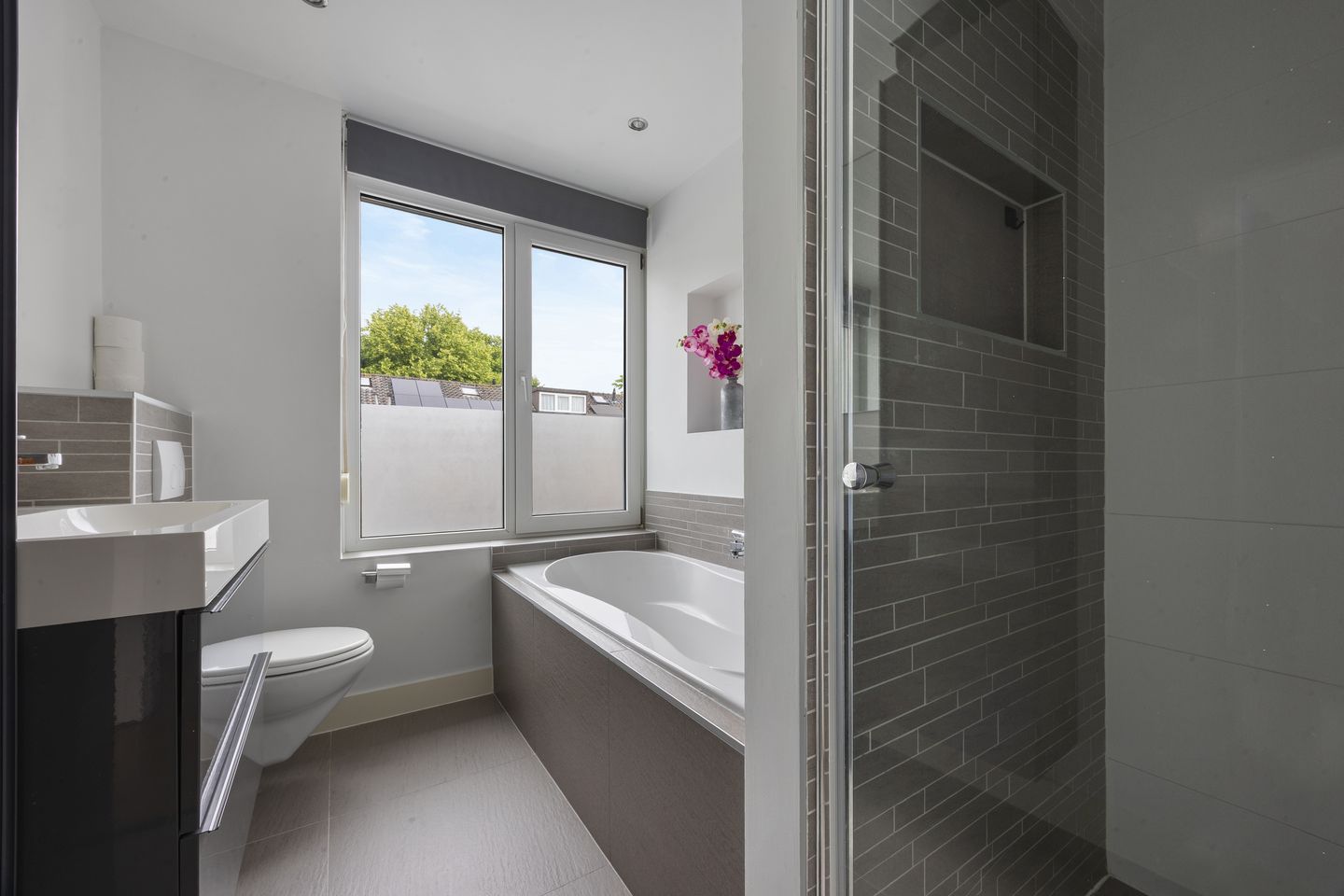 Photo 19 of Tullensstraat 17