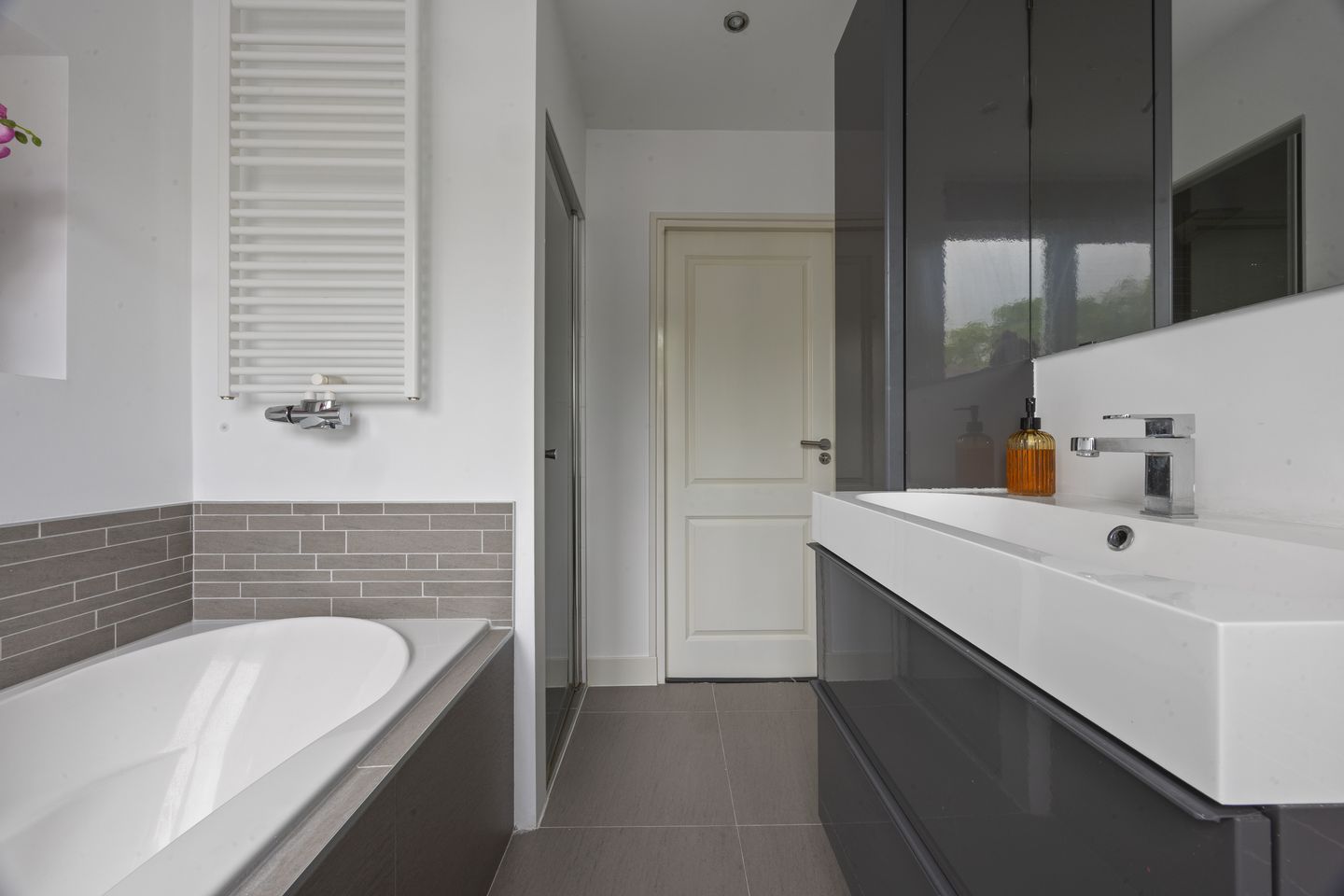 Photo 20 of Tullensstraat 17