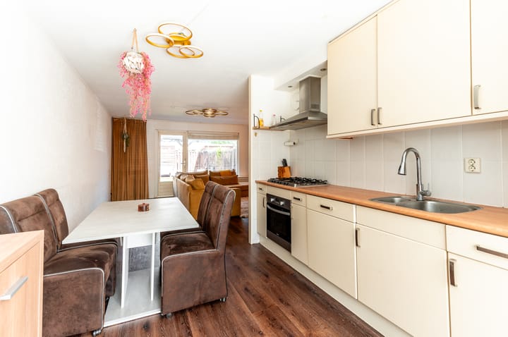 Foto 3 van Oktoberstraat 40