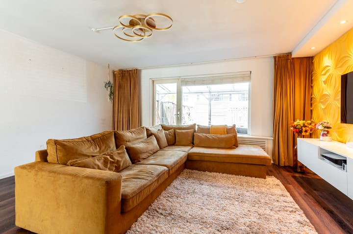 Foto 2 van Oktoberstraat 40