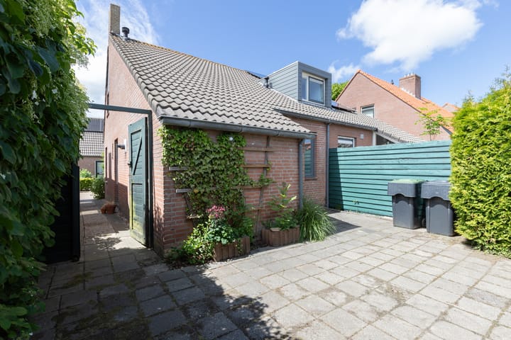 Foto 27 van Zuster A. Westerhofstraat 24