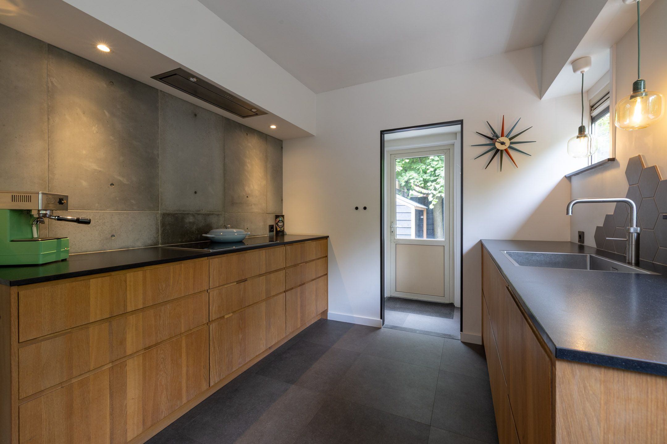 Foto 15 van Van de Sande Bakhuyzenstraat 110