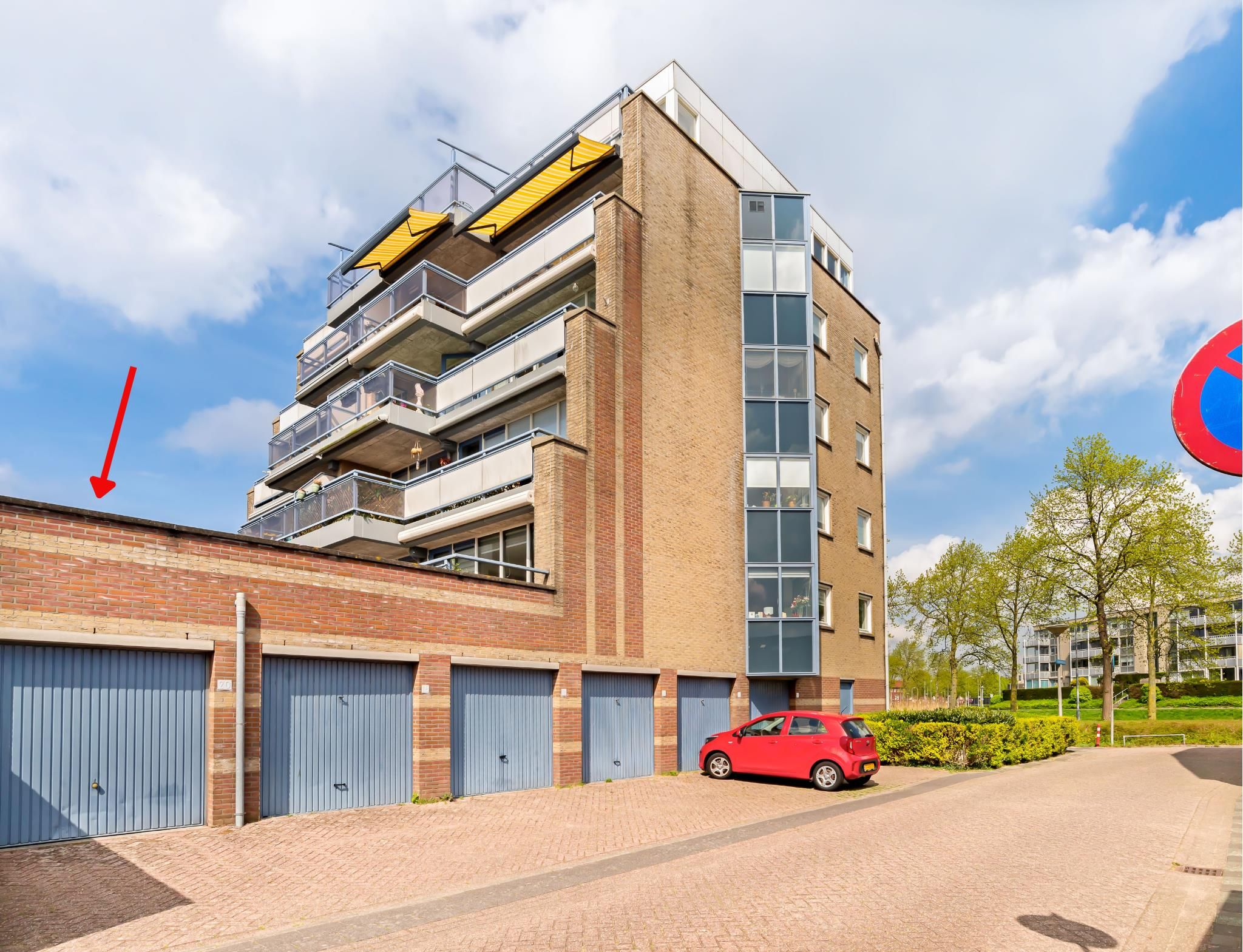 Photo 3 of Dotterbloem 1