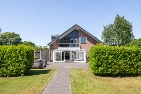 Pelikaan 99 secondary image