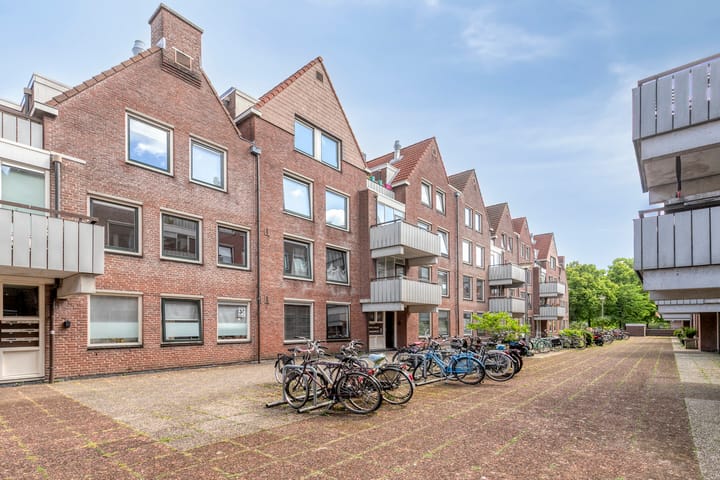 Bekijk foto van Sint Janskerkhof 56