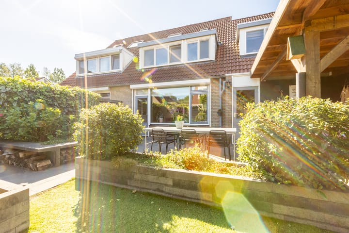 Foto 50 van Esdoornstraat 37