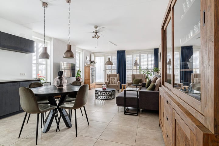 Foto 18 van Van der Duijn van Maasdamweg 436