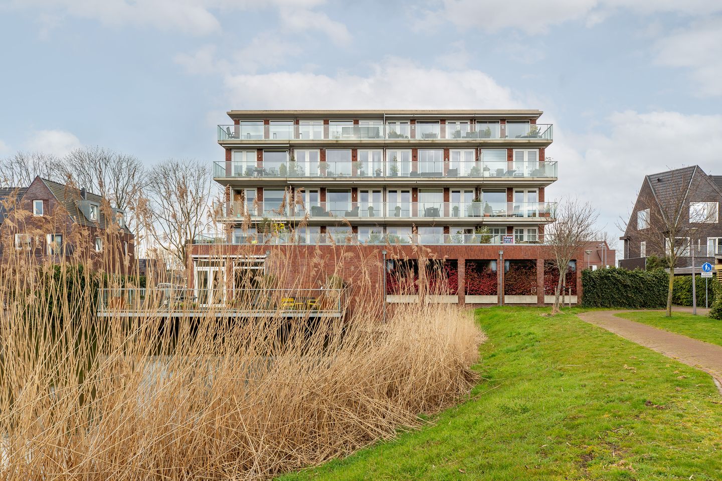 Foto 40 van Van der Duijn van Maasdamweg 436