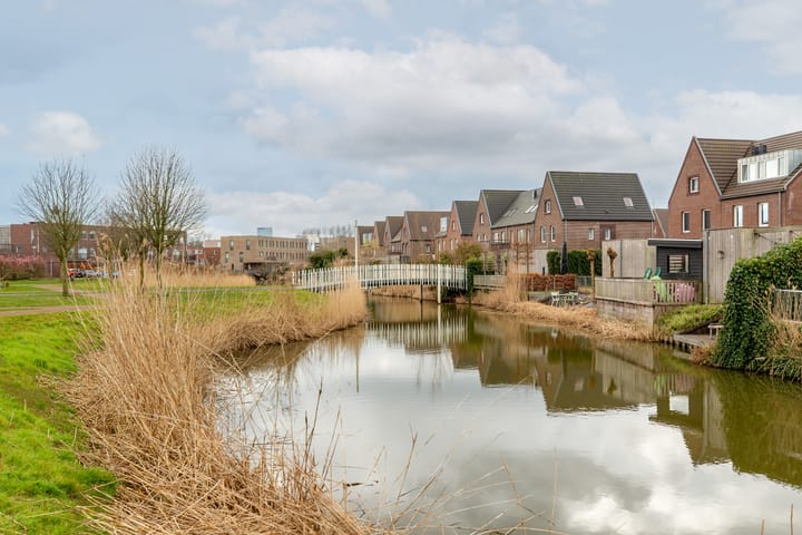 Foto 45 van Van der Duijn van Maasdamweg 436