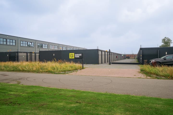 Photo 2 of Burgemeester Ritmeesterweg 22-67