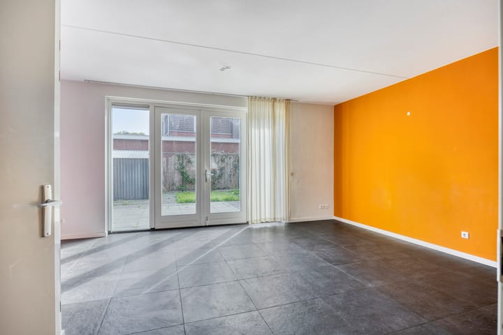 Foto 7 van Den Berk 16