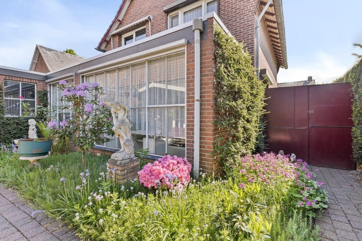 Photo 2 of Posthuisstraat 4