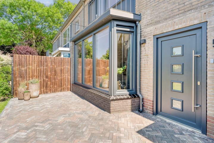 Photo 8 of Friesendorpstraat 50