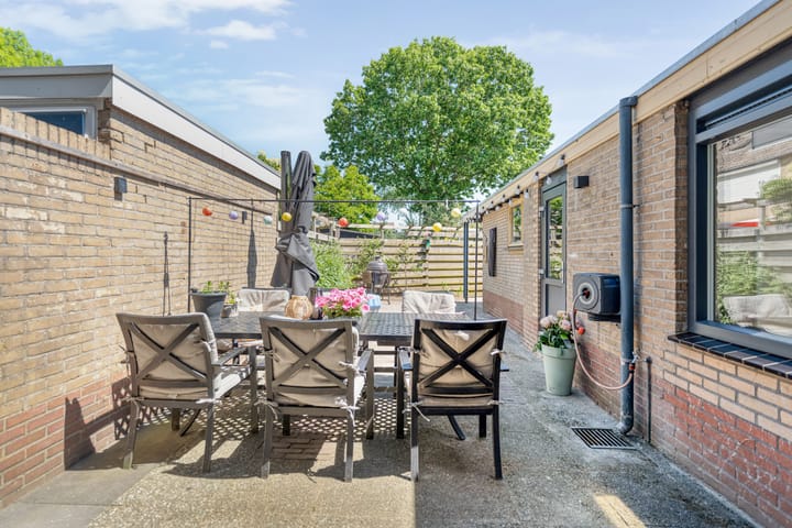 Photo 40 of Friesendorpstraat 50