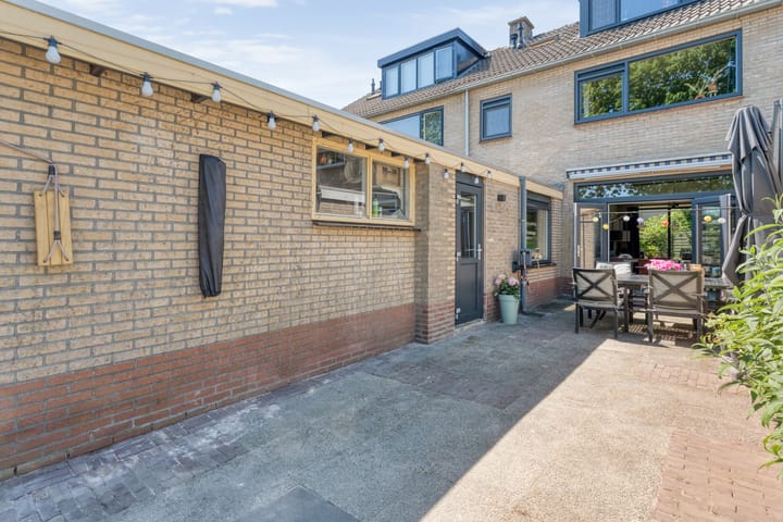 Photo 42 of Friesendorpstraat 50