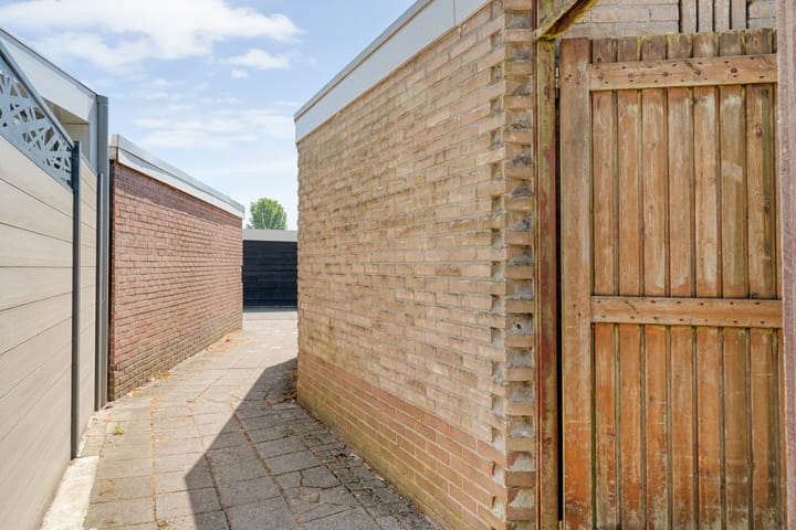 Photo 48 of Friesendorpstraat 50