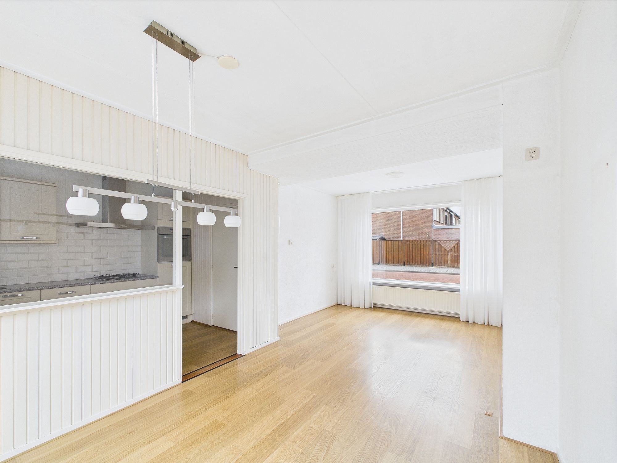 Photo 6 of Robertstraat 57