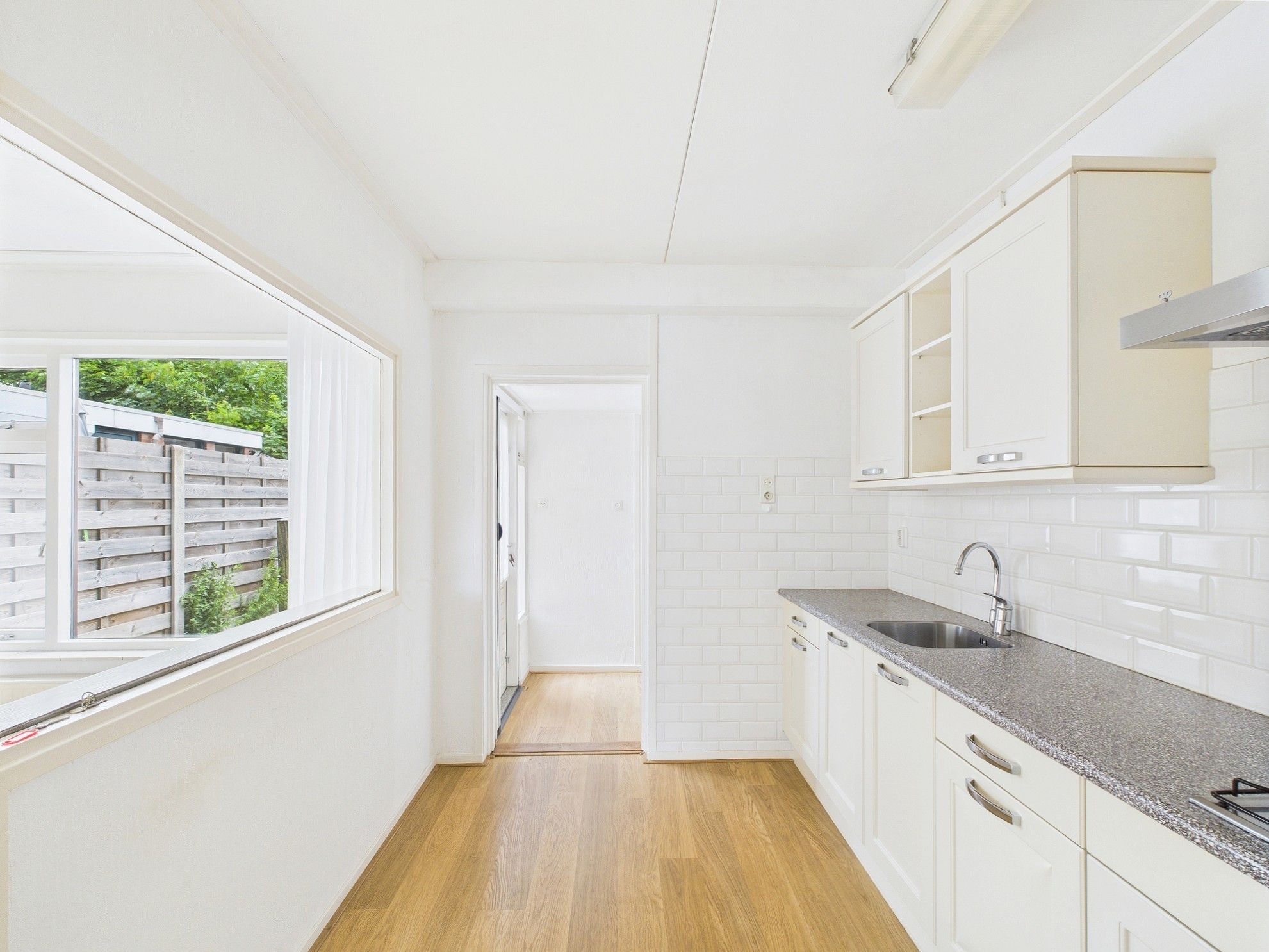 Photo 9 of Robertstraat 57