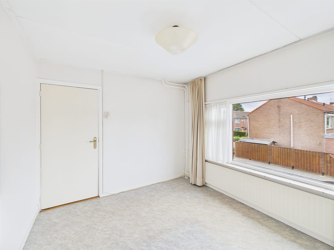 Photo 16 of Robertstraat 57