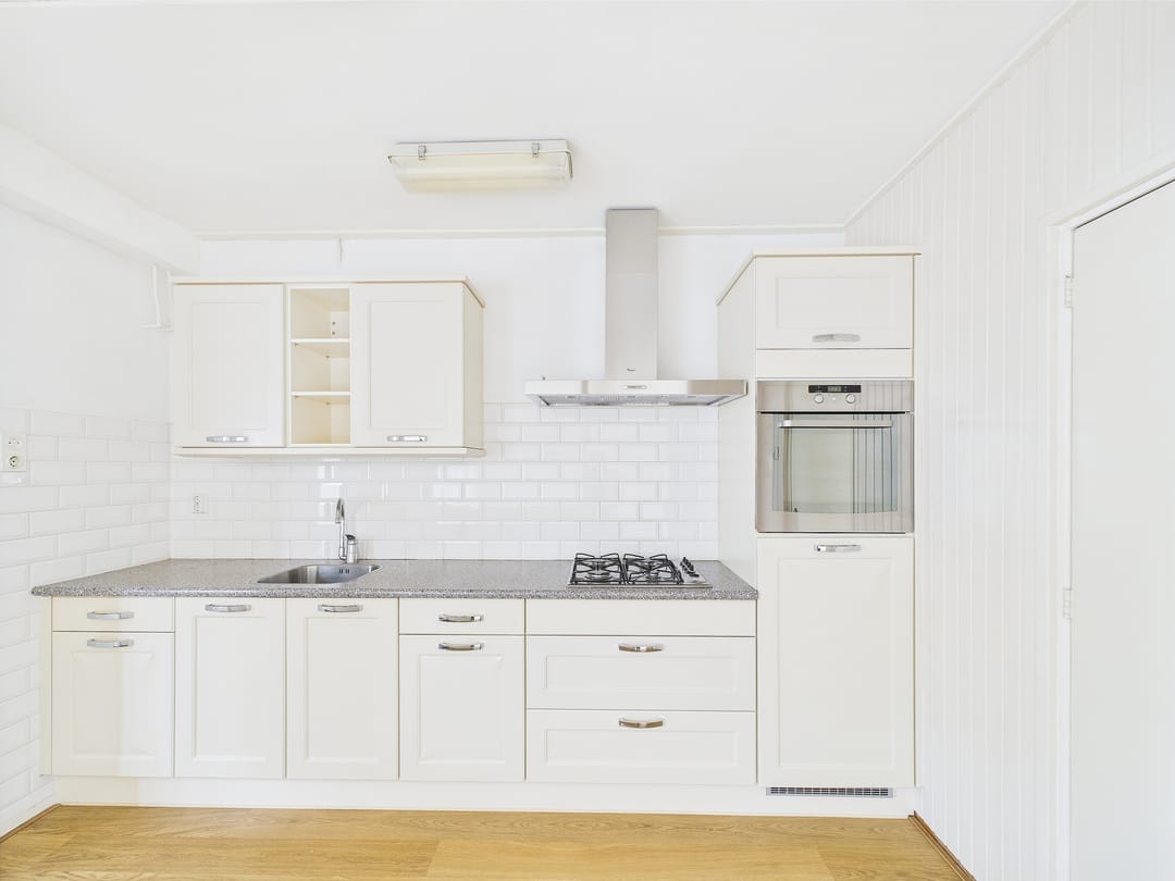 Photo 8 of Robertstraat 57