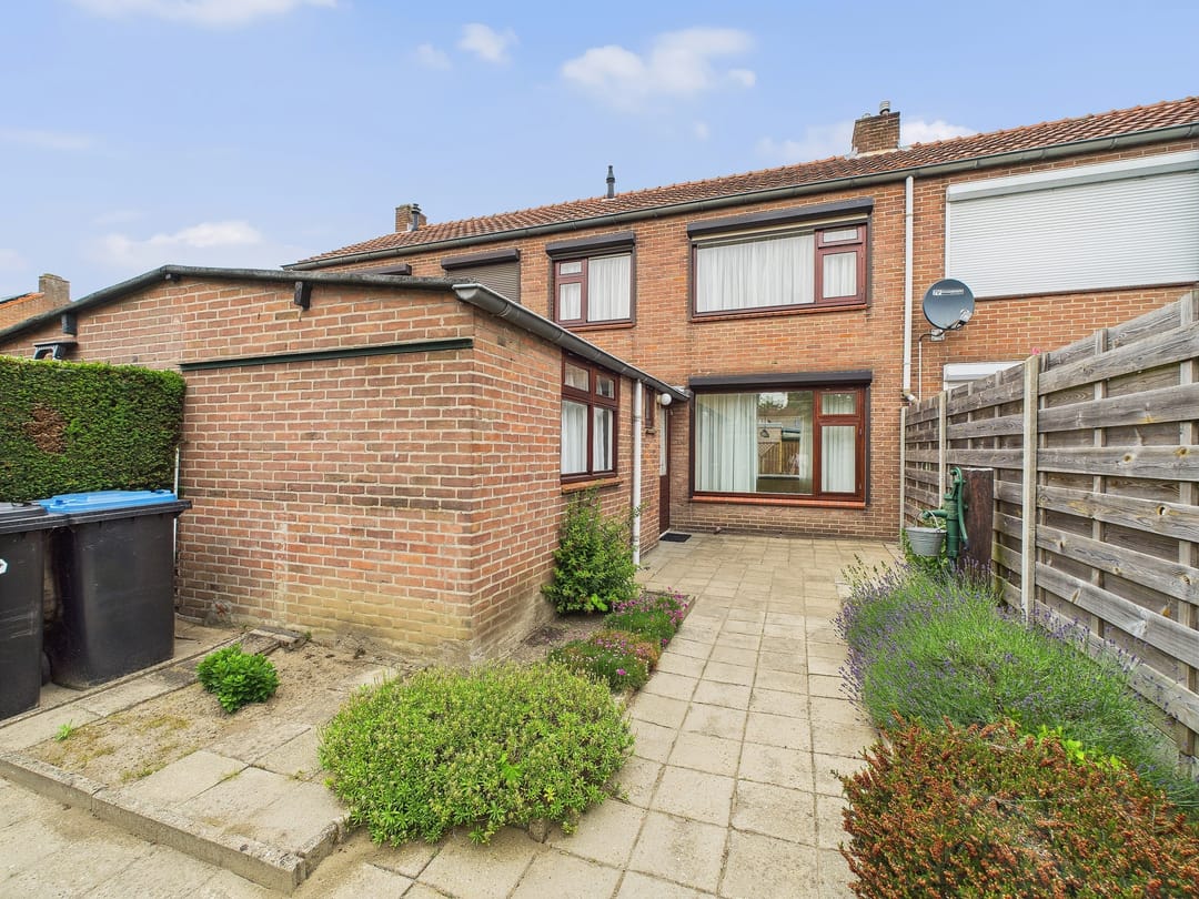 Photo 23 of Robertstraat 57