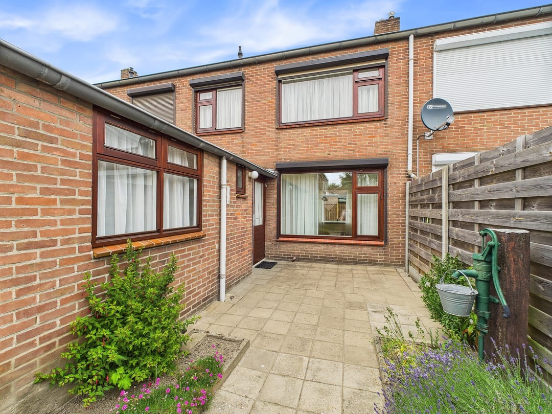 Photo 28 of Robertstraat 57