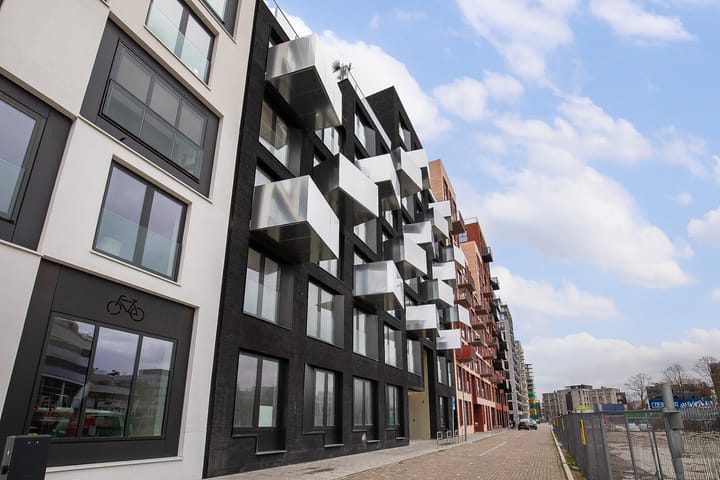 Photo 1 of Mies van der Rohestraat 37