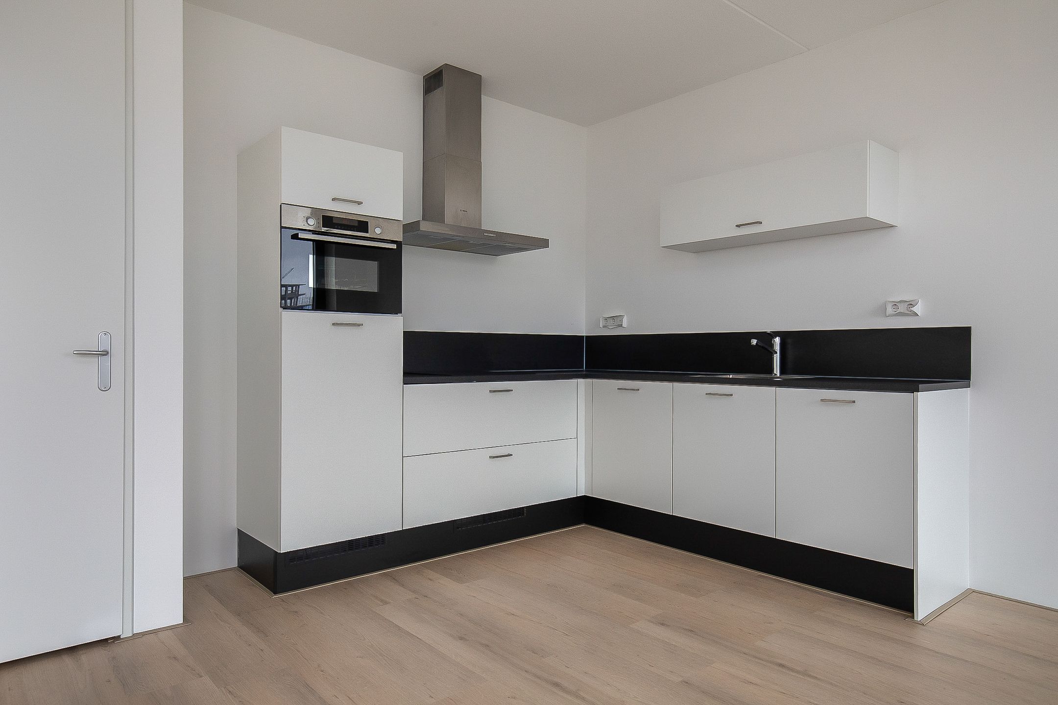 Foto 15 van Mies van der Rohestraat 37