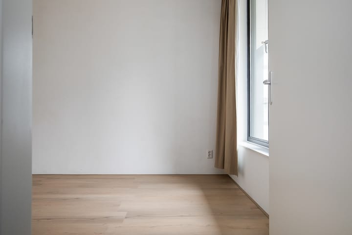 Photo 21 of Mies van der Rohestraat 37