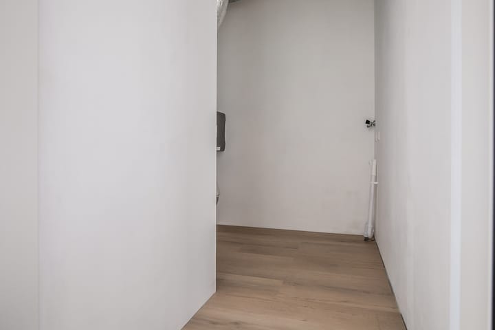 Photo 27 of Mies van der Rohestraat 37