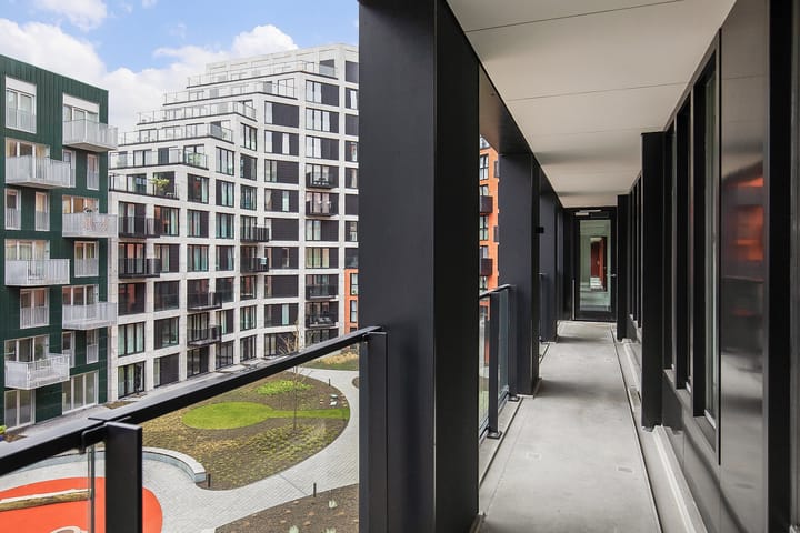 Photo 36 of Mies van der Rohestraat 37