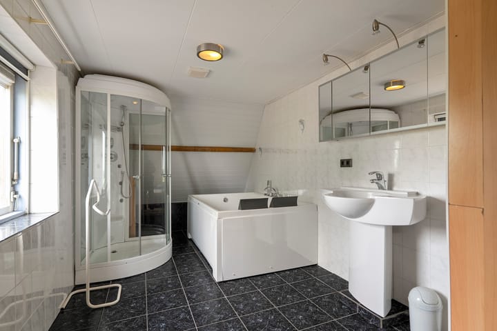 Foto 3 van Middenweg 37