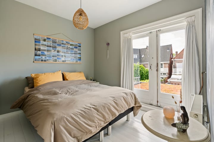 Foto 13 van Maclaine Pontstraat 40