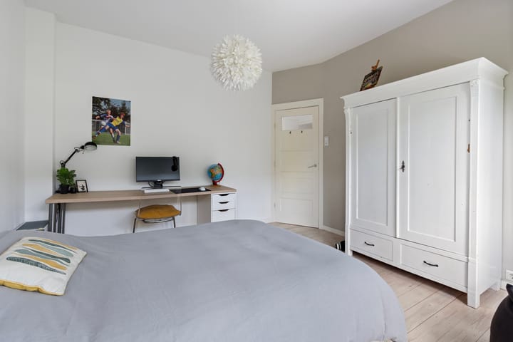 Foto 18 van Maclaine Pontstraat 40