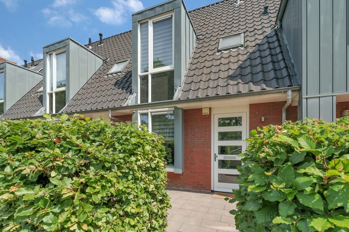 Foto 1 van Tuinwal 82