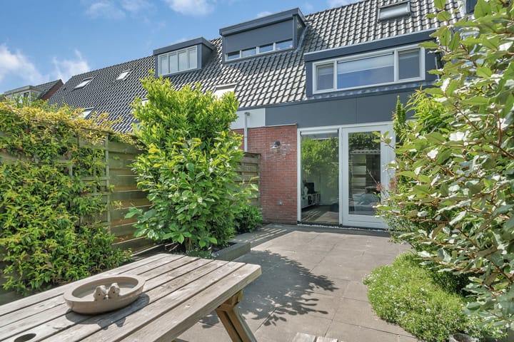 Foto 24 van Tuinwal 82