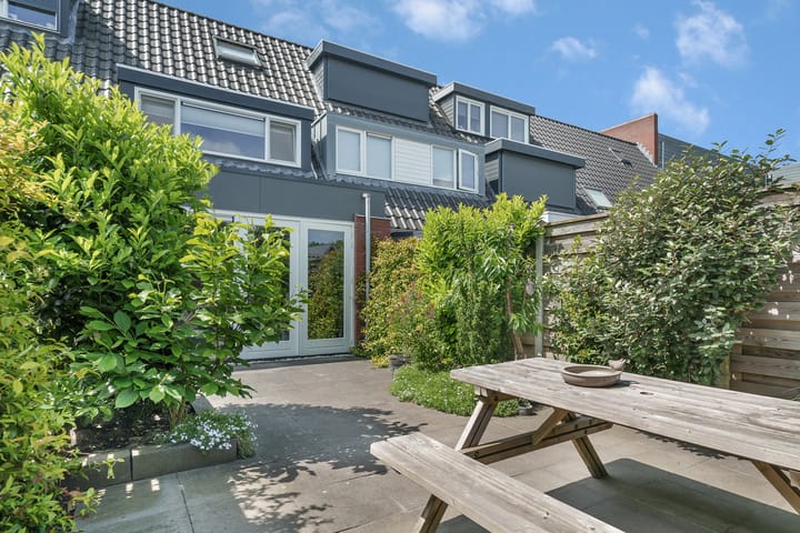 Foto 25 van Tuinwal 82