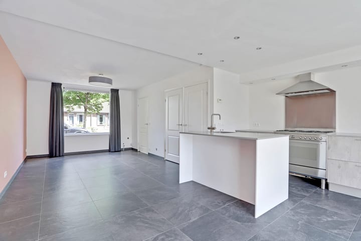 Foto 3 van van Heinsbergstraat 61