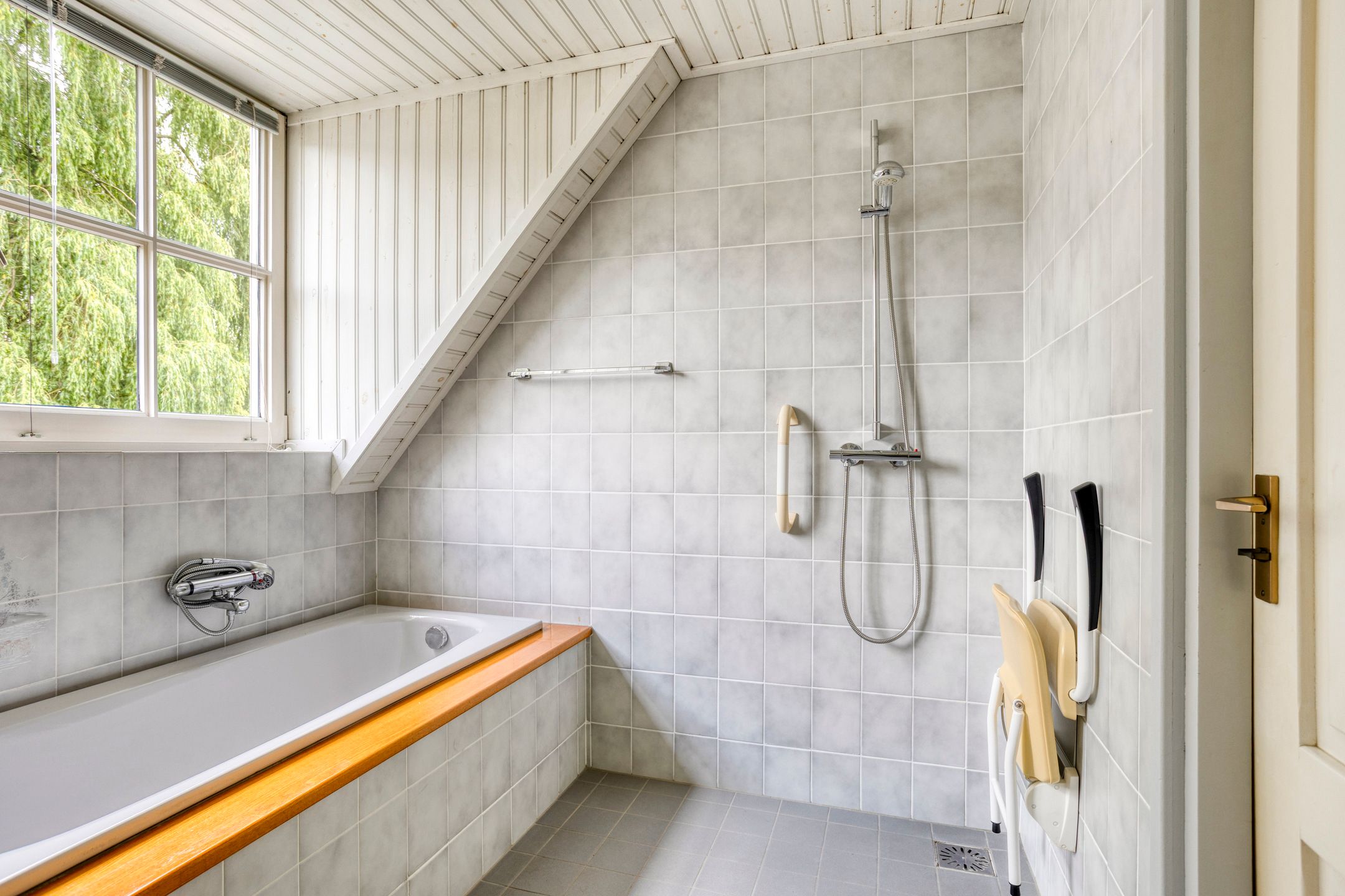 Foto 27 van Loonsestraat 1-A