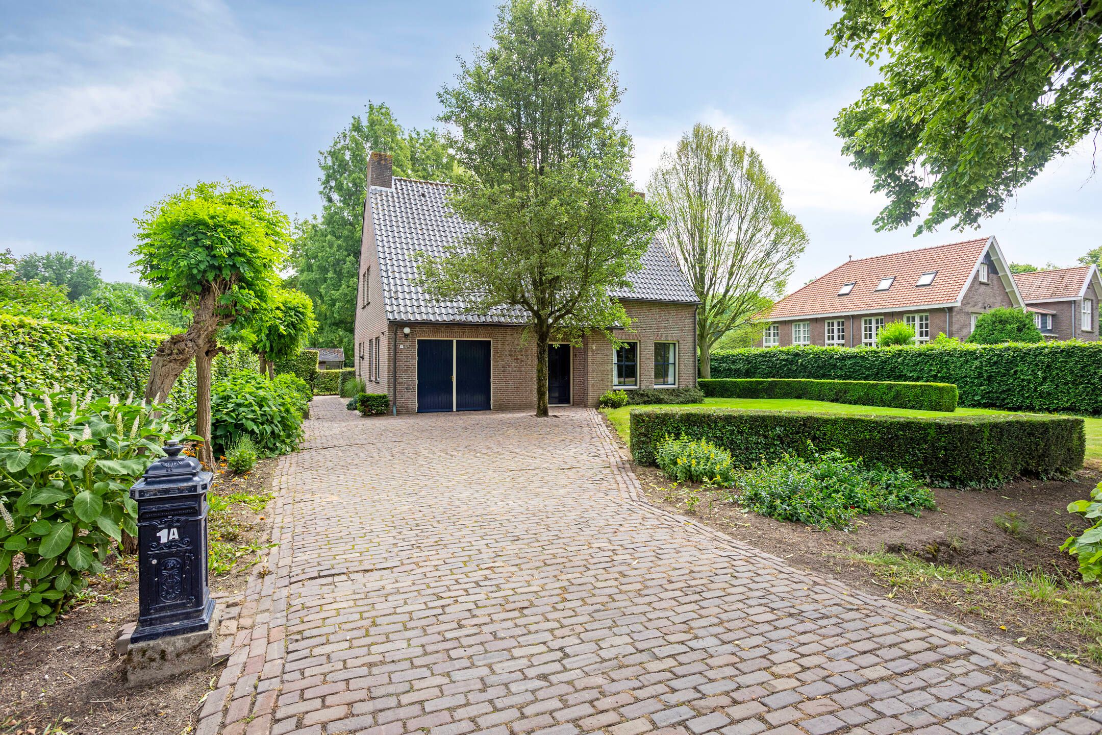 Foto 48 van Loonsestraat 1-A