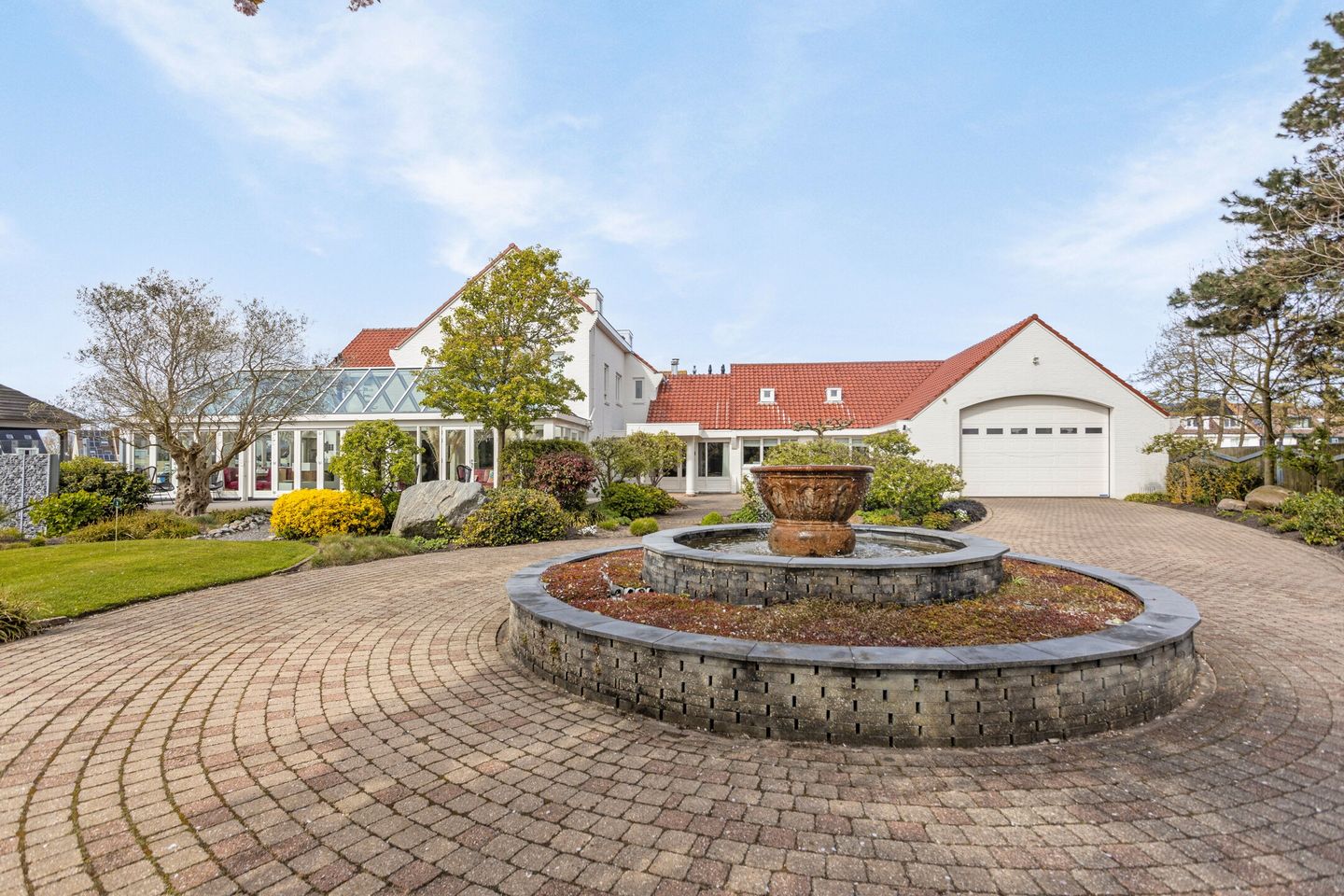 Photo 1 of Pluto 200