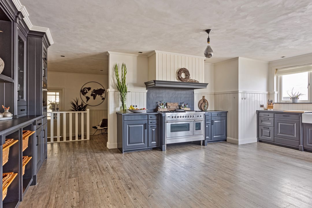 Photo 11 of Pluto 200