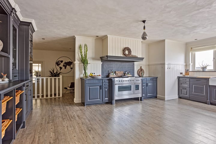 Photo 11 of Pluto 200