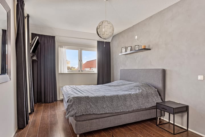 Photo 18 of Pluto 200