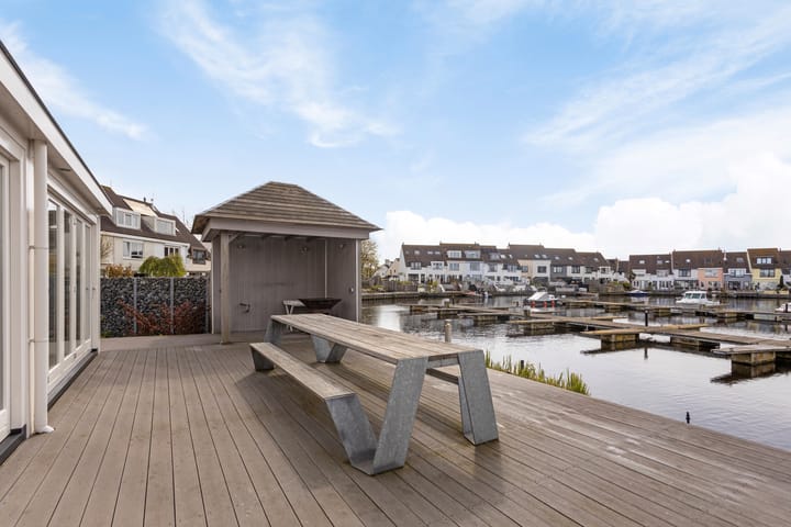 Photo 28 of Pluto 200