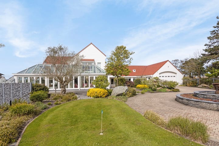 Photo 30 of Pluto 200